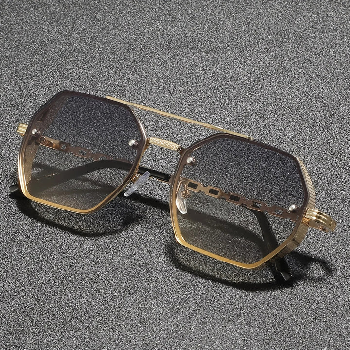 Striking Metal Frame Sunglasses