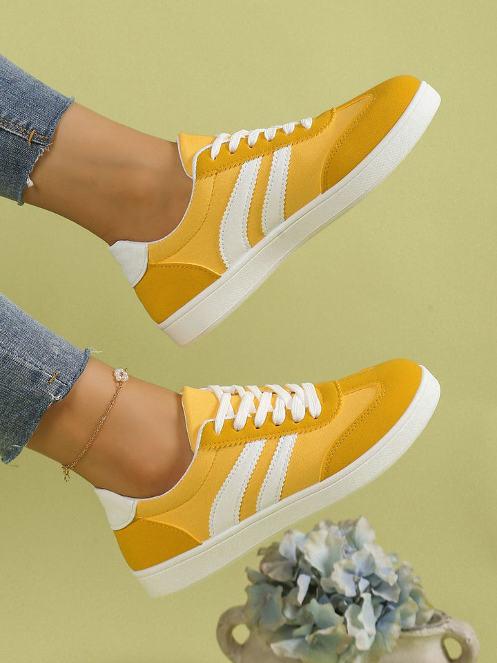 LIV CLASSIC SNEAKERS