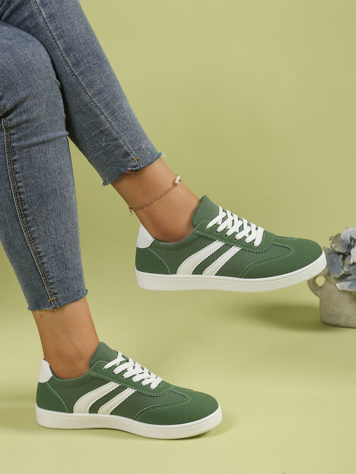 LIV CLASSIC SNEAKERS