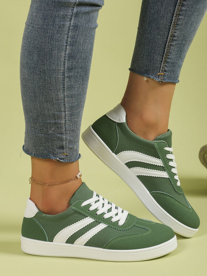 LIV CLASSIC SNEAKERS