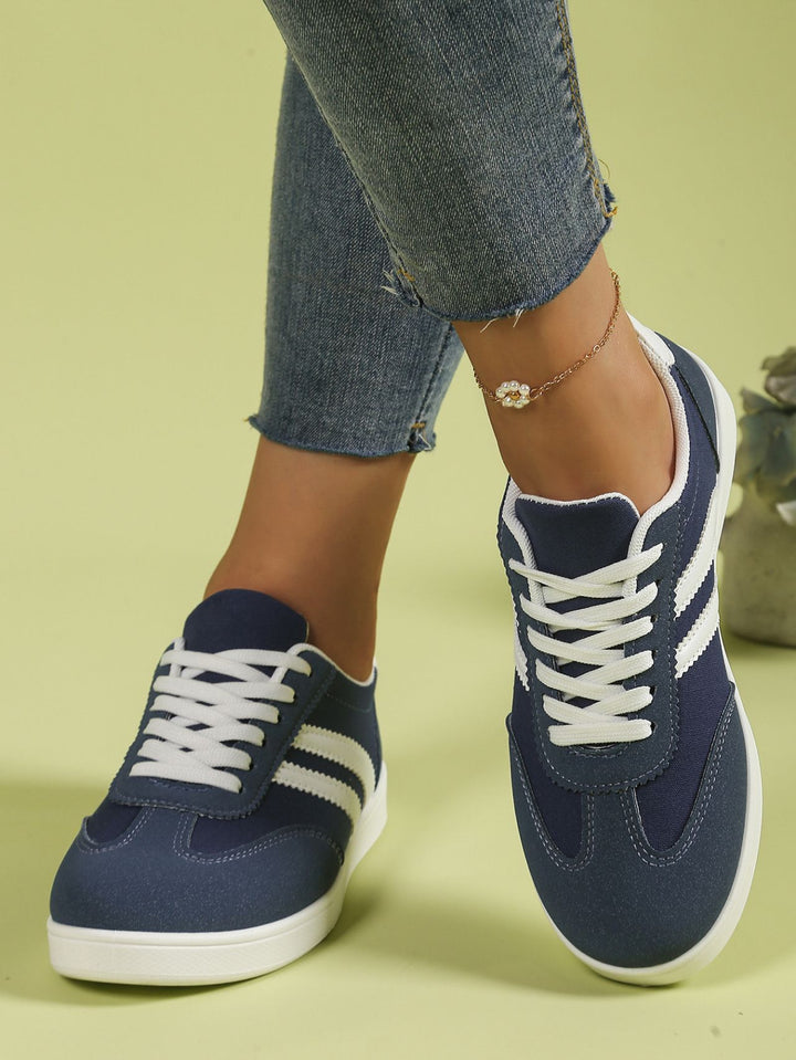 LIV CLASSIC SNEAKERS