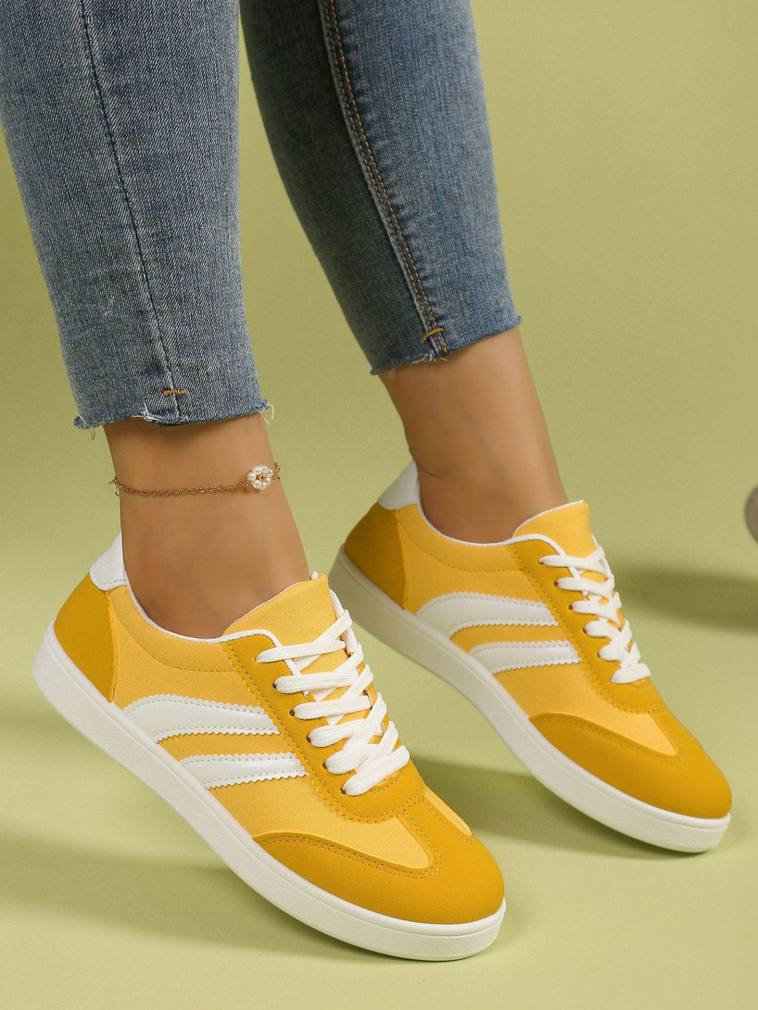 LIV CLASSIC SNEAKERS