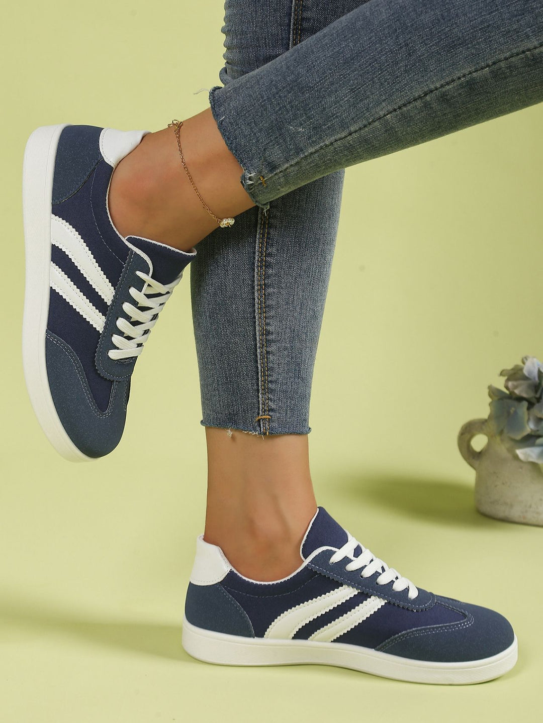 LIV CLASSIC SNEAKERS