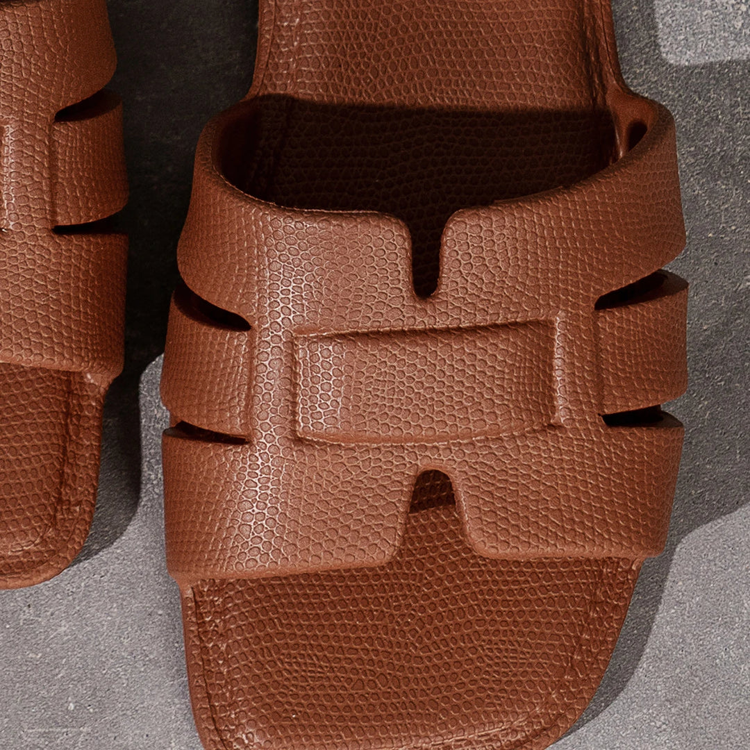 EVE FLAT LEATHER SANDALS